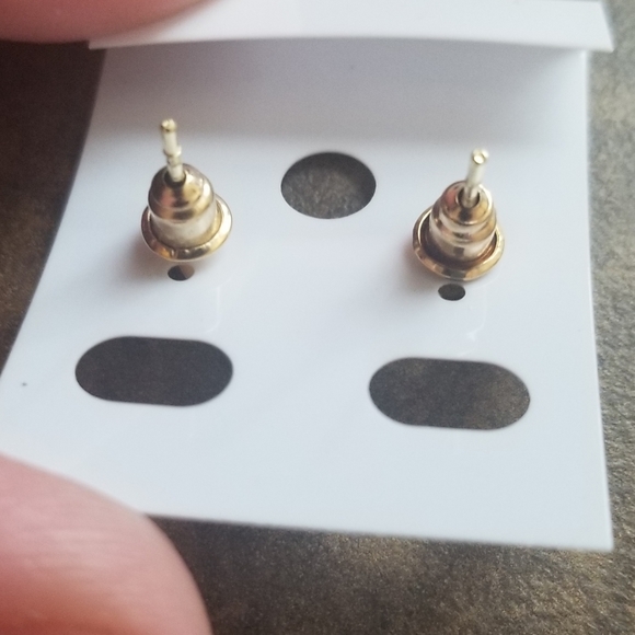 Gold Bar Stud Earnings - Picture 3 of 4